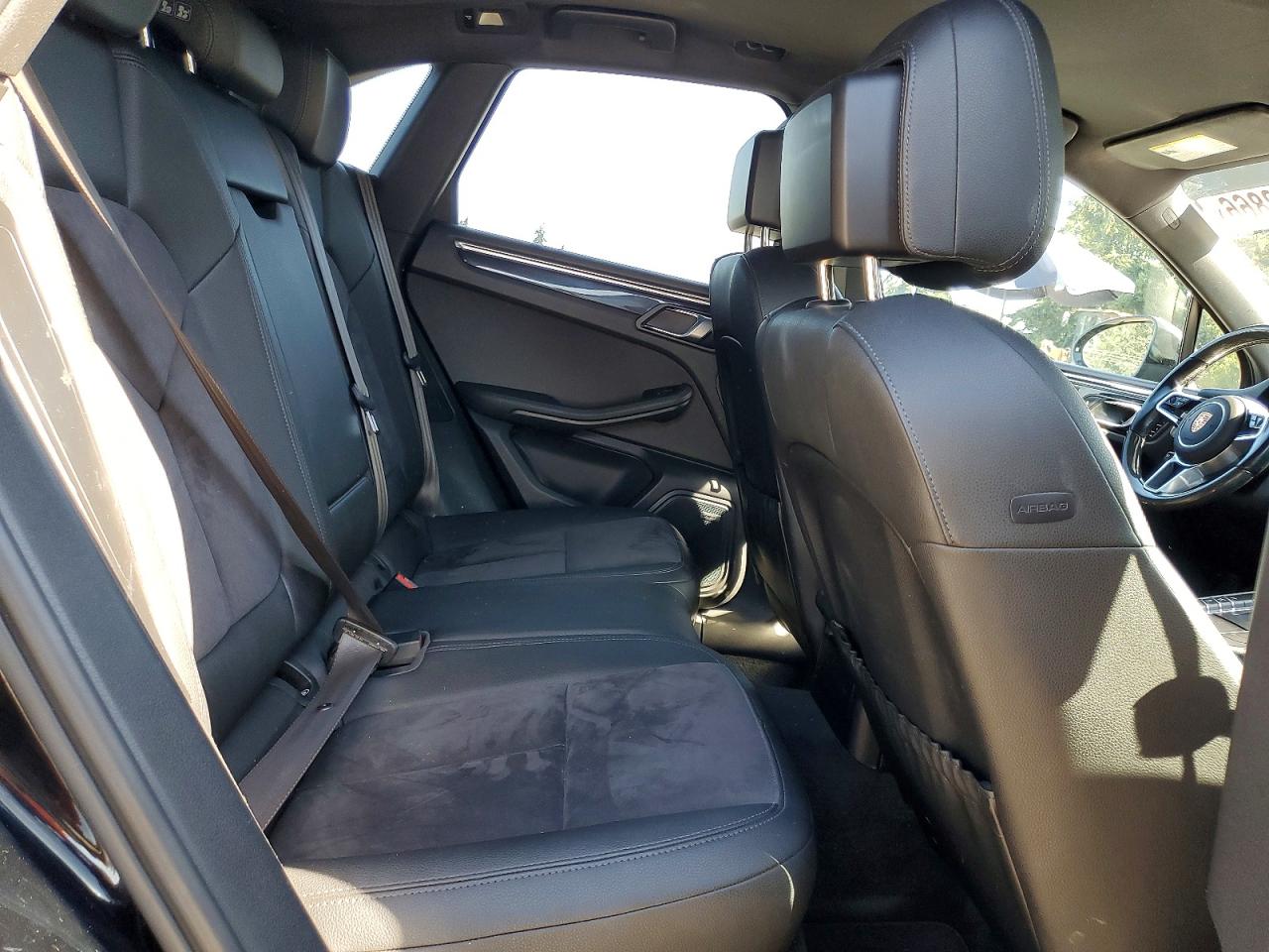 2015 PORSCHE MACAN