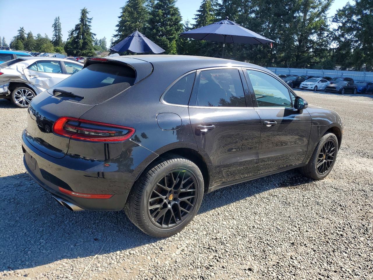 2015 PORSCHE MACAN