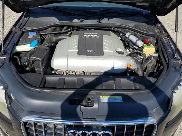 2012 AUDI Q7 Premium Plus