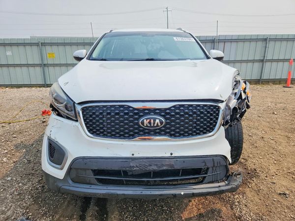 2016 KIA SORENTO L / LX