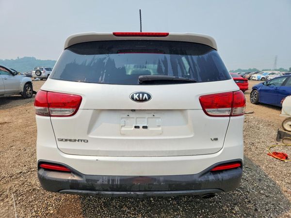 2016 KIA SORENTO L / LX