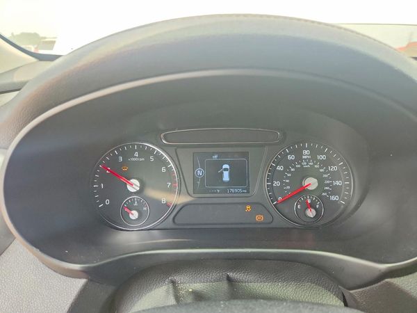 2016 KIA SORENTO L / LX