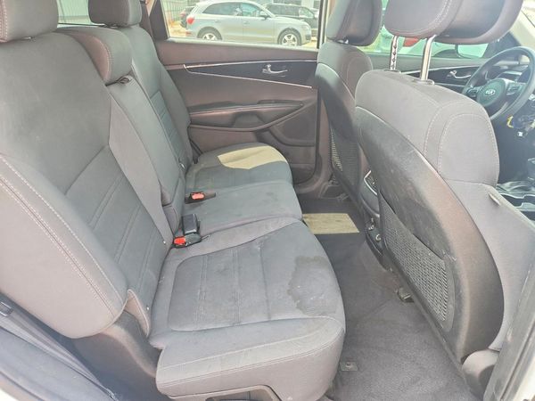 2016 KIA SORENTO L / LX