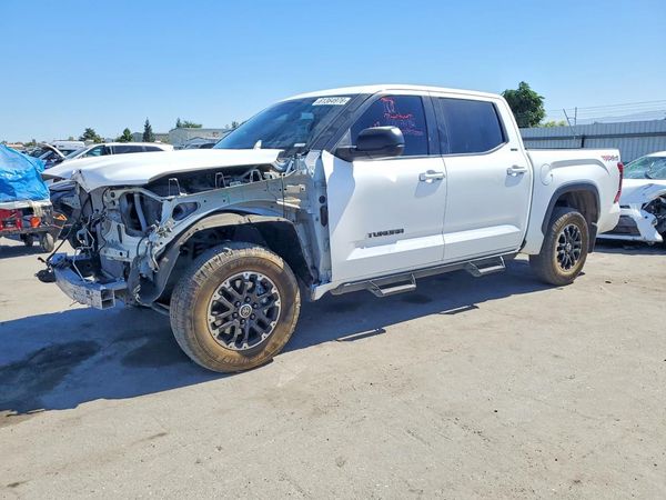 2023 TOYOTA TUNDRA SR5