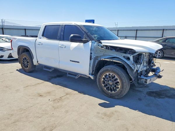 2023 TOYOTA TUNDRA SR5