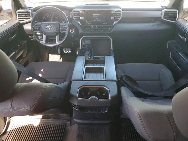 2023 TOYOTA TUNDRA SR5
