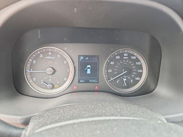2017 HYUNDAI TUCSON SE (no options)