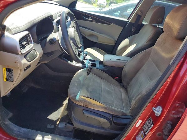 2017 KIA SORENTO L, LX — DENT