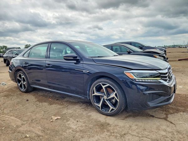 2021 VOLKSWAGEN PASSAT R-Line
