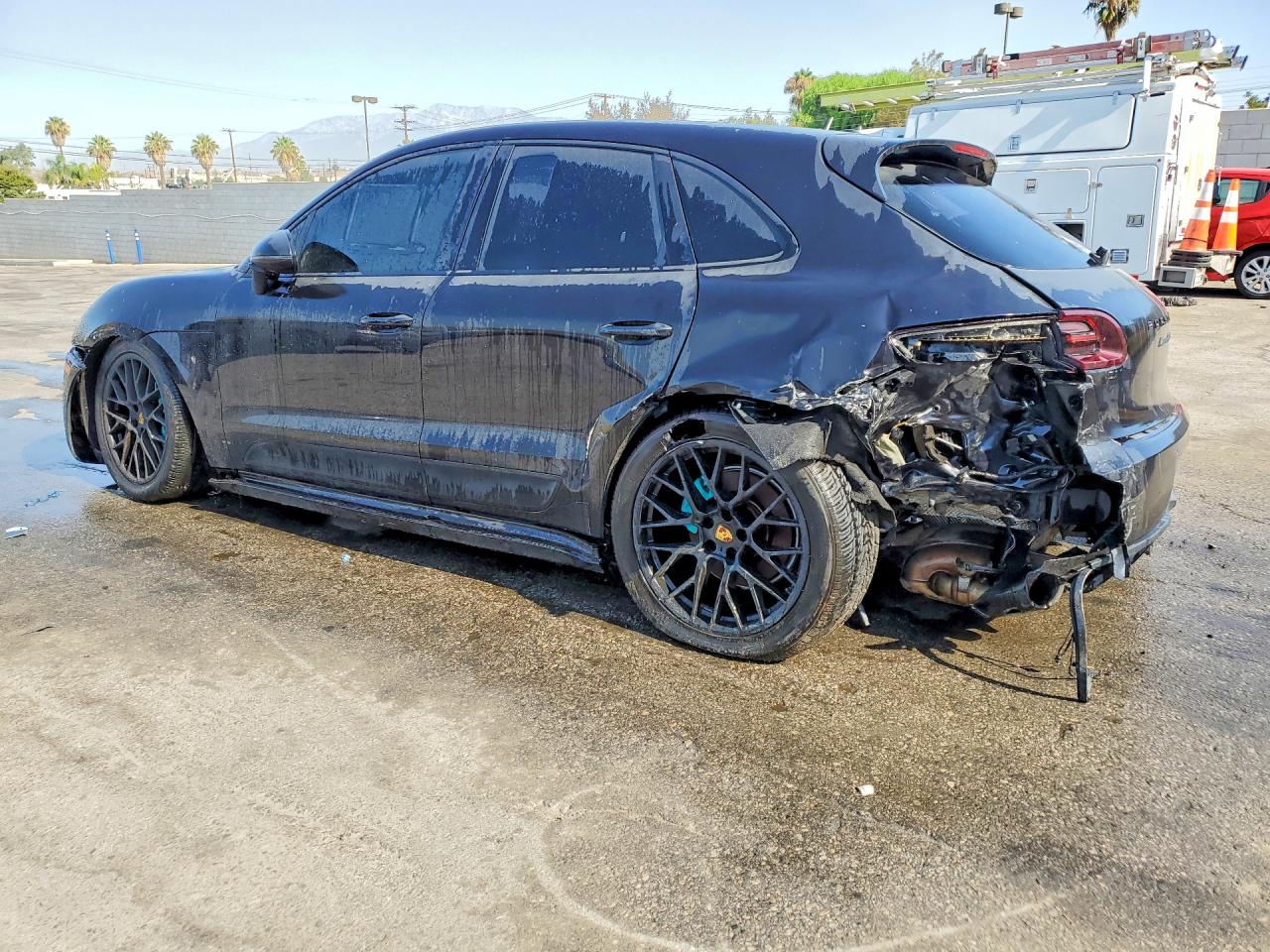 2017 PORSCHE MACAN