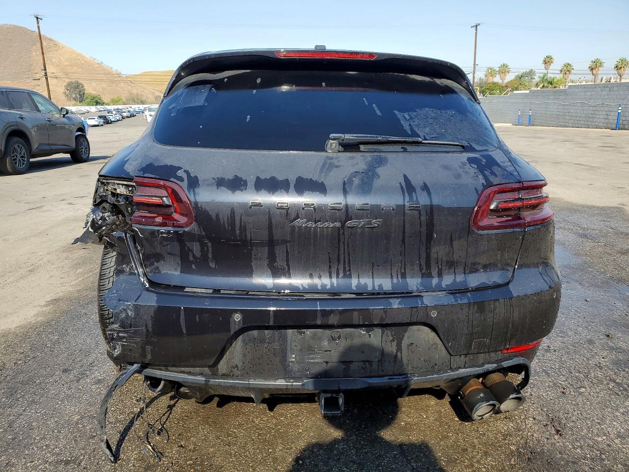 2017 PORSCHE MACAN