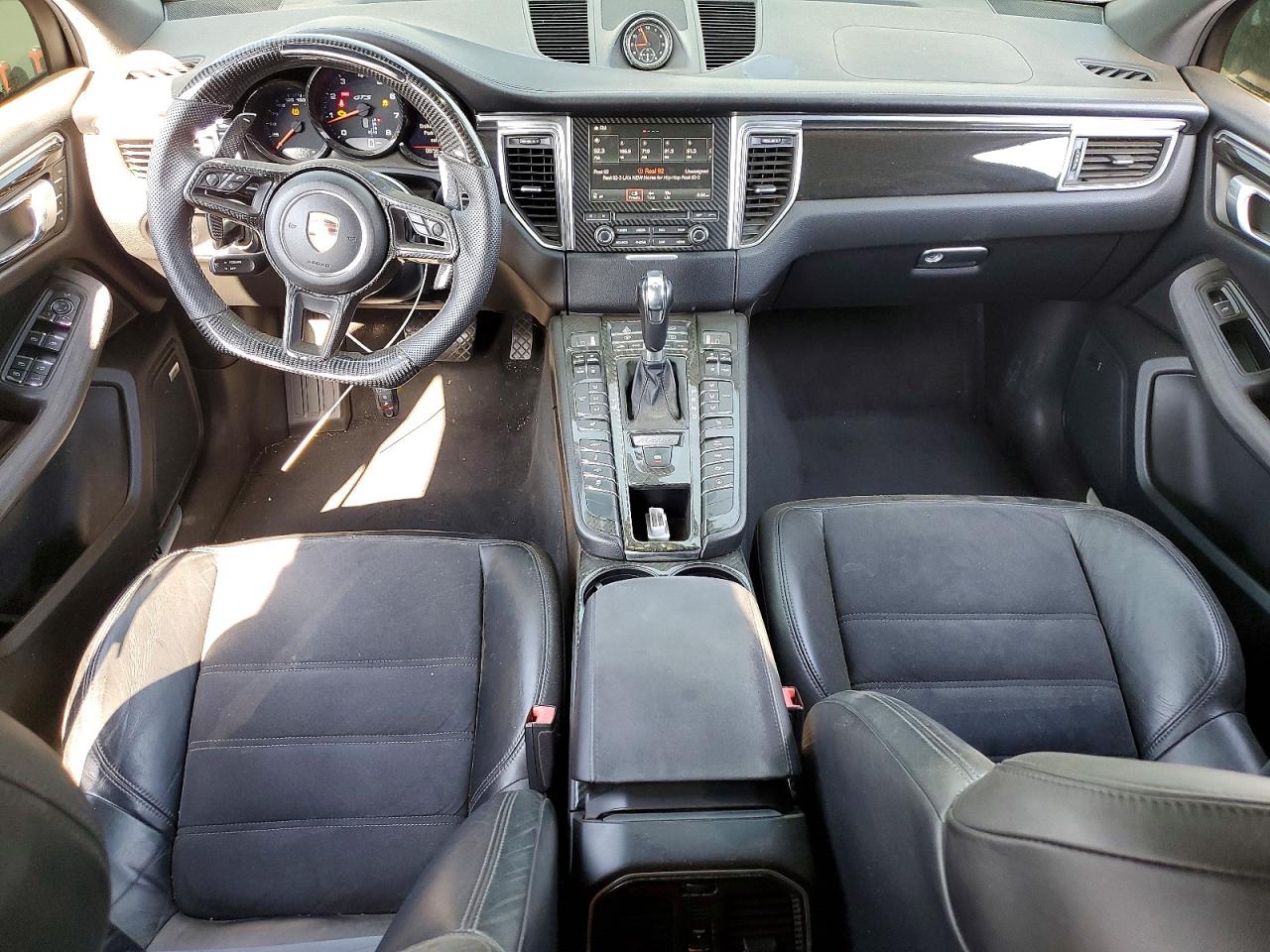 2017 PORSCHE MACAN
