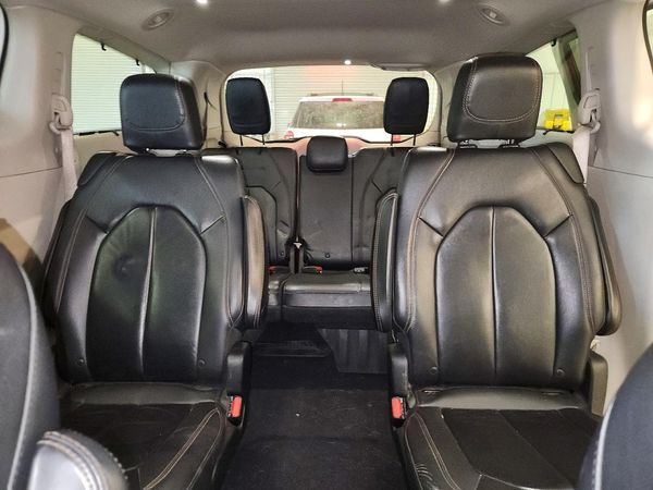 2017 CHRYSLER PACIFICA Touring L