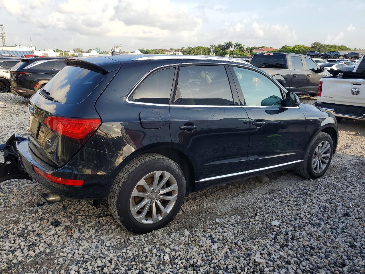 2013 AUDI Q5 Premium Plus