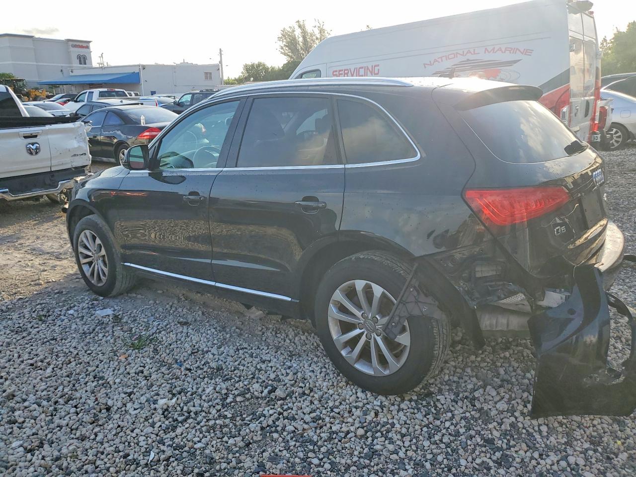 2013 AUDI Q5 Premium Plus
