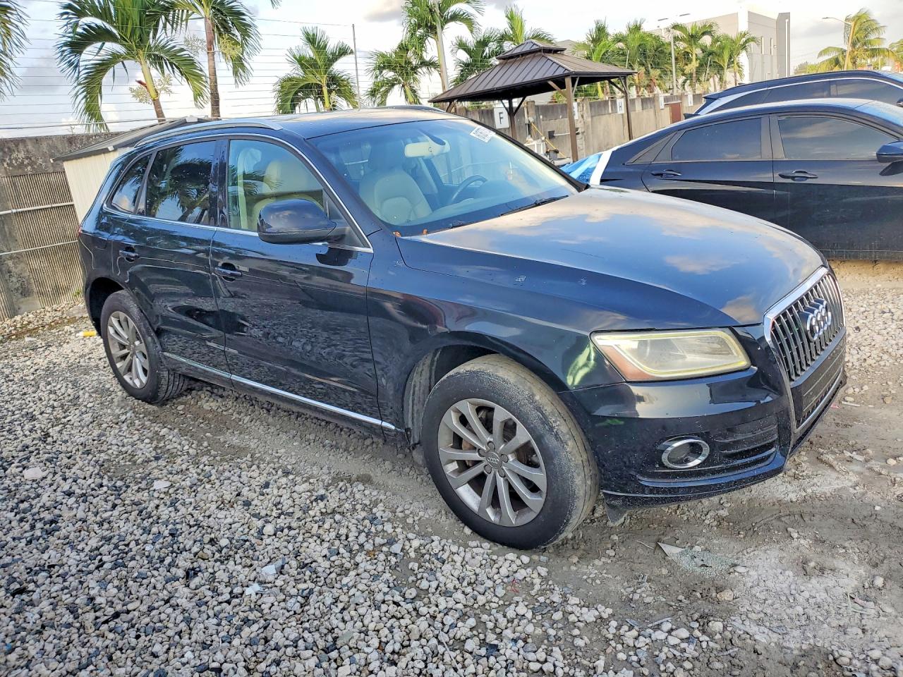 2013 AUDI Q5 Premium Plus