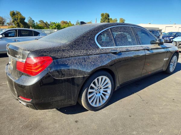 2012 BMW 750 750i/Alpina B7