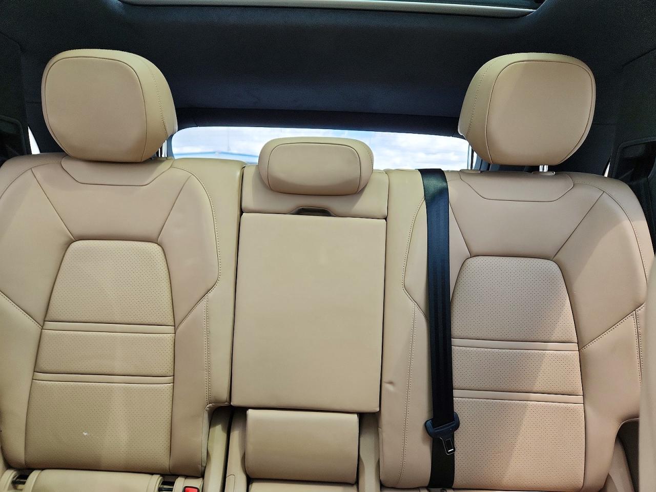 2019 PORSCHE CAYENNE