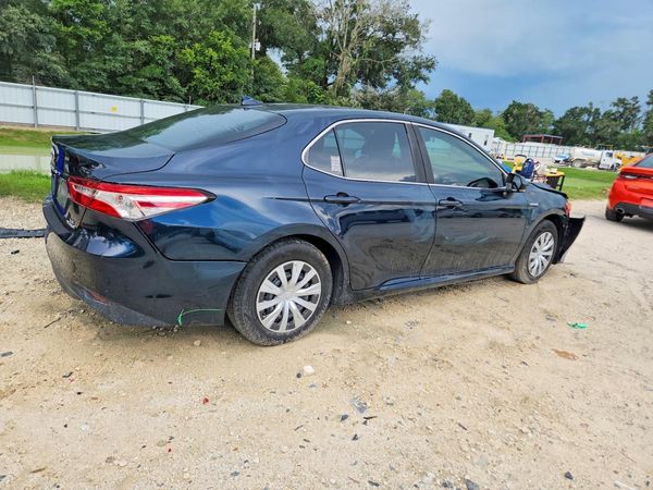 2019 TOYOTA CAMRY