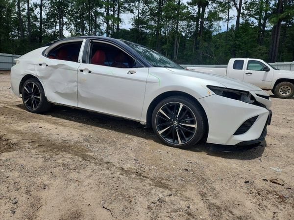 2019 TOYOTA CAMRY XSE