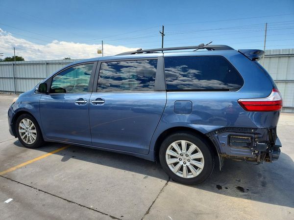 2015 TOYOTA SIENNA