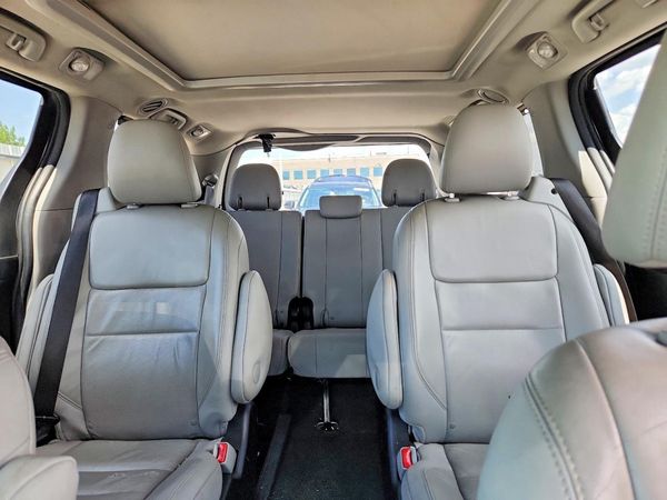2015 TOYOTA SIENNA