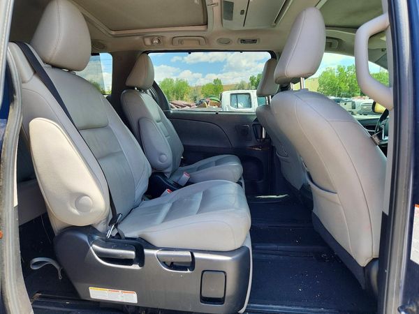 2015 TOYOTA SIENNA