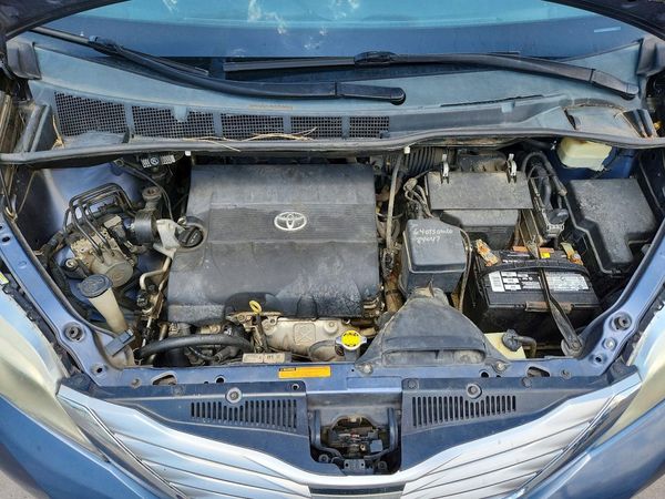 2015 TOYOTA SIENNA