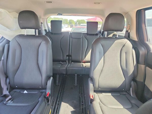 2026 KIA CARNIVAL LX, LXS