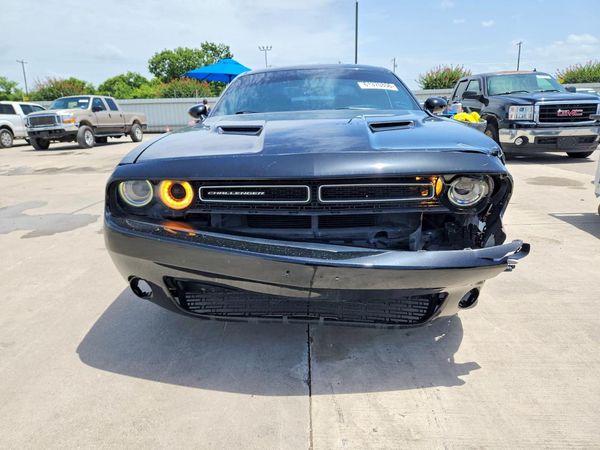 2017 DODGE CHALLENGER SXT