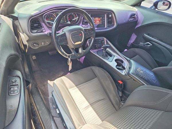 2017 DODGE CHALLENGER SXT