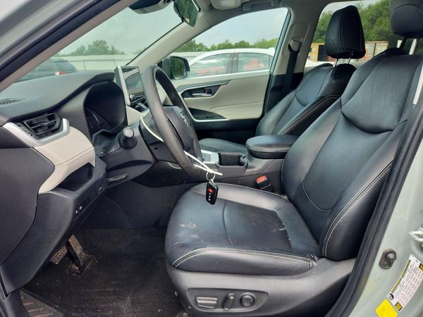 2023 TOYOTA RAV4 XLE