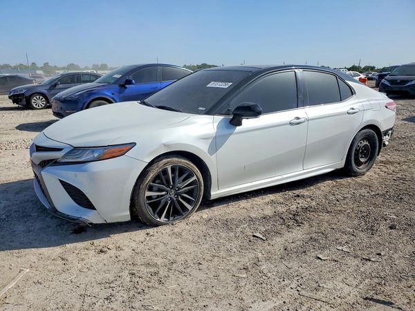 2018 TOYOTA CAMRY