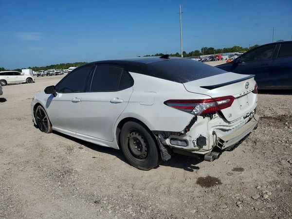 2018 TOYOTA CAMRY