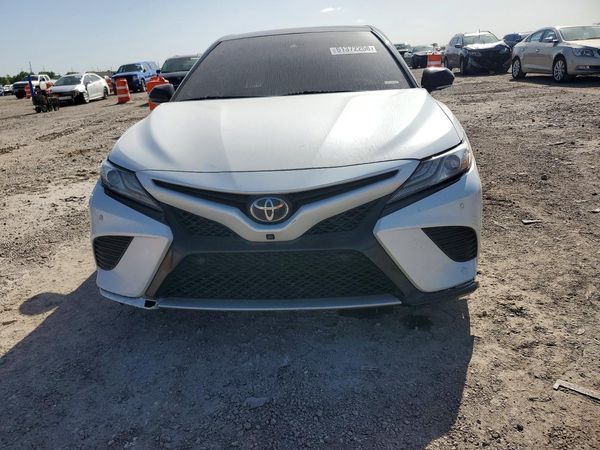 2018 TOYOTA CAMRY