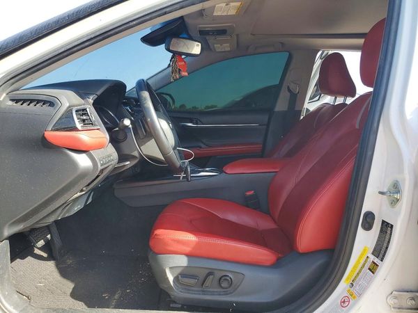 2018 TOYOTA CAMRY