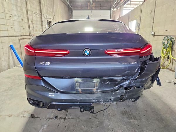 2021 BMW X6 xDrive40i