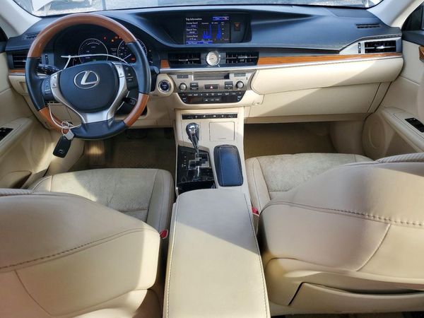 2014 LEXUS ES 300h