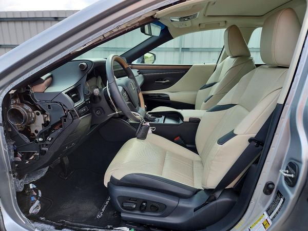 2025 LEXUS ES 300H 300h Luxury