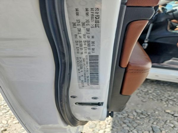 2016 JEEP GRAND CHEROKEE SUMMIT 4X4