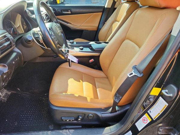 2017 LEXUS IS 300