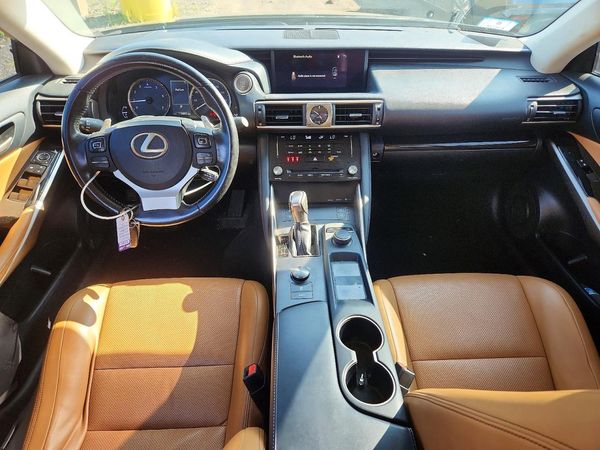 2017 LEXUS IS 300