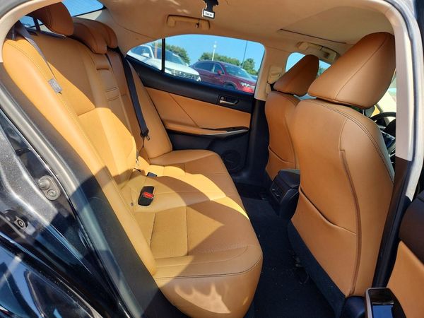 2017 LEXUS IS 300