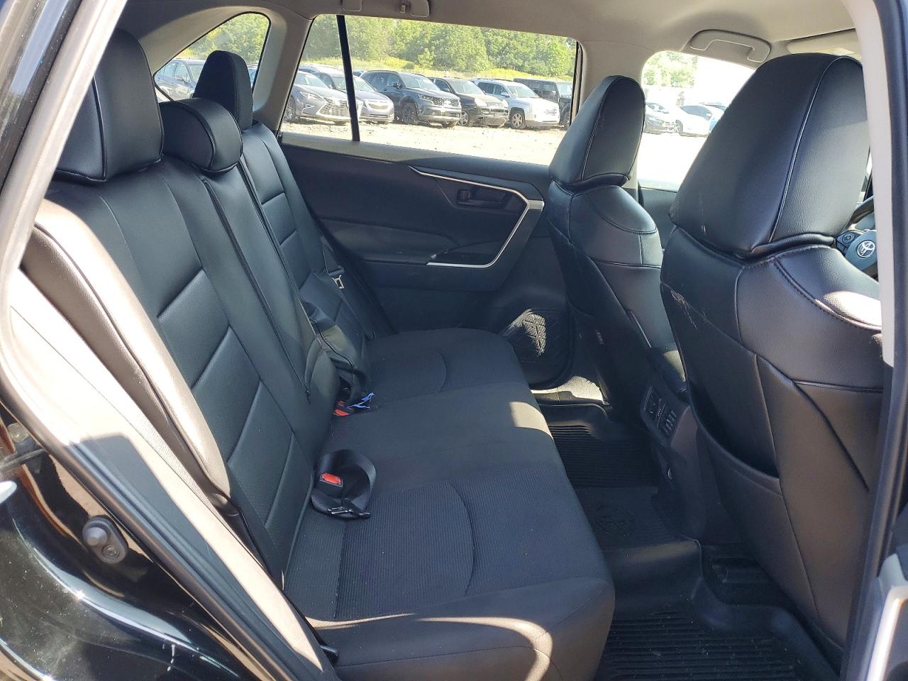 2022 TOYOTA RAV4 LE