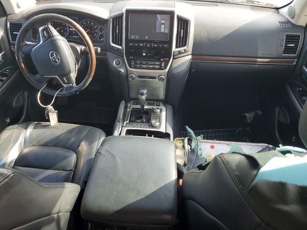 2016 TOYOTA LAND CRUISER VX-R