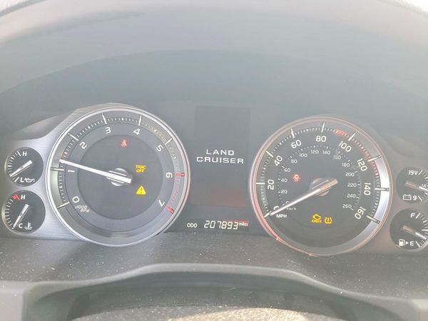2016 TOYOTA LAND CRUISER VX-R