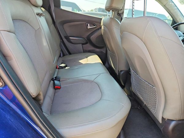 2015 HYUNDAI TUCSON GLS (Middle)