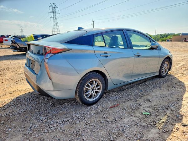 2017 TOYOTA PRIUS