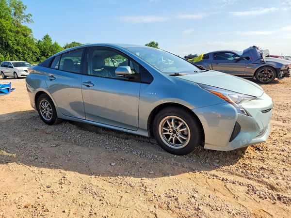 2017 TOYOTA PRIUS