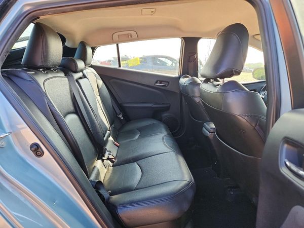 2017 TOYOTA PRIUS